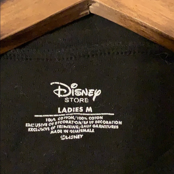 🎃 NIGHTMARE BEFORE CHRISTMAS WOMEN’S Tee 🎃 - Picture 4 of 6